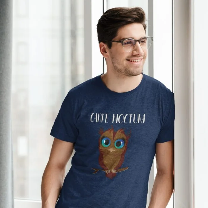 heather-t-shirt-of-a-smiling-man-leaning-on-a-wall-38185-r-el2.png