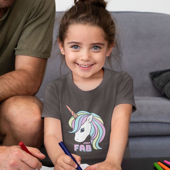 t-shirt-mockup-featuring-a-happy-girl-drawing-with-her-dad-33075